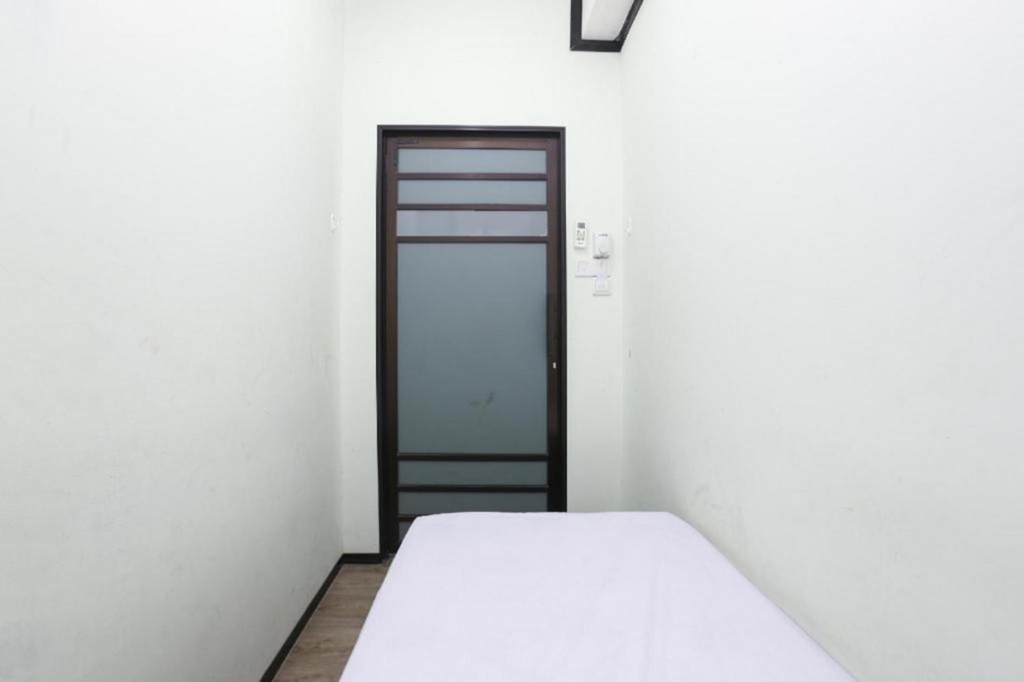 Spot On 90587 The Space Inn Kuala Terengganu Buitenkant foto